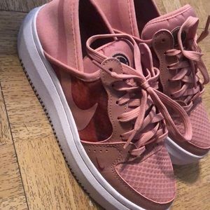 Women’s Nike size 7